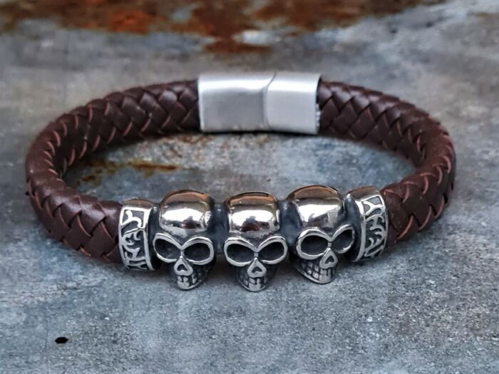 Leren bruin armband skulls